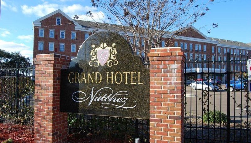 Außenansicht - Natchez Grand Hotel