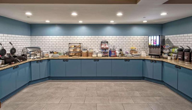 Restaurant - SPARK BY HILTON WOODBRIDGE