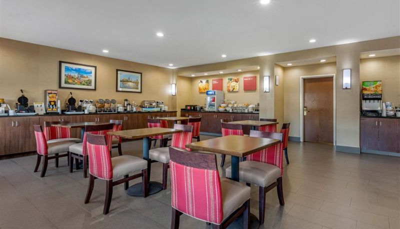 Restaurant - Spark by Hilton Pelham Birmingham I 65