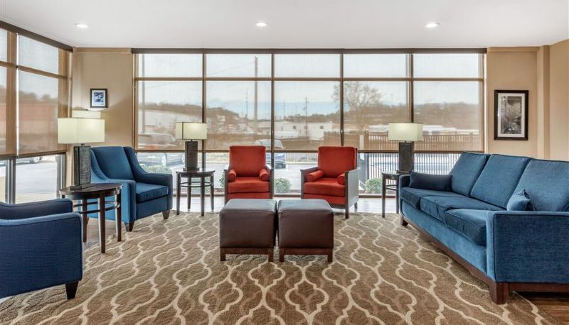 Hall - Spark by Hilton Pelham Birmingham I 65
