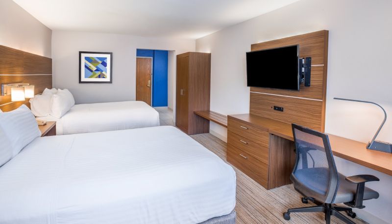 Room - Holiday Inn Express WISCONSIN DELLS by IHG