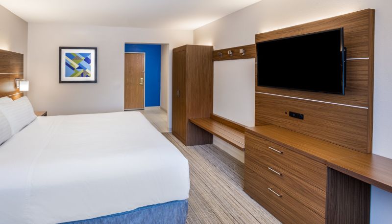 Room - Holiday Inn Express WISCONSIN DELLS by IHG