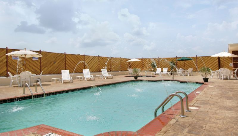 Pool - Holiday Inn BATESVILLE by IHG