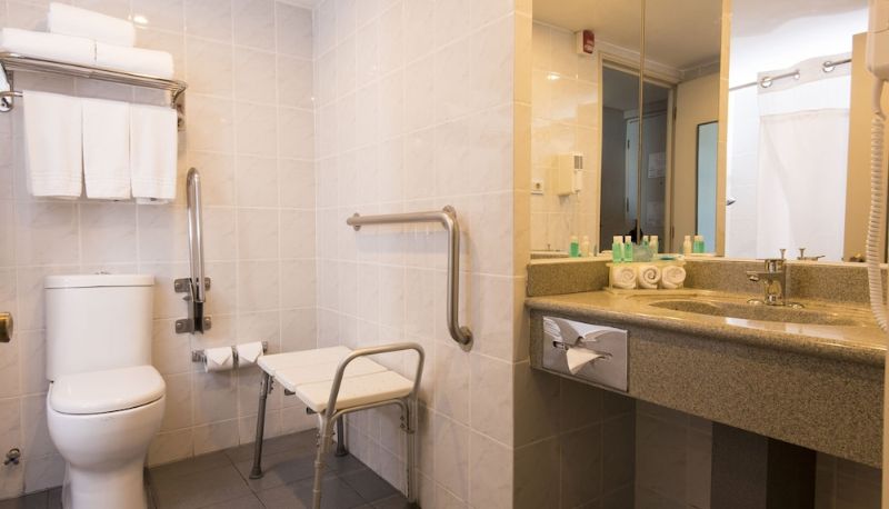 Apartment - Holiday Inn SANTIAGO - AIRPORT TERMINAL by IHG