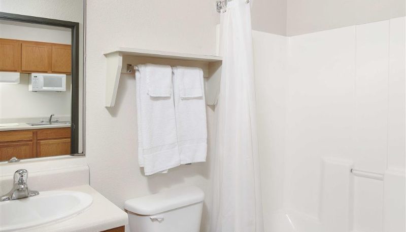 Zimmer - WoodSpring Suites Fort Worth Forest Hill