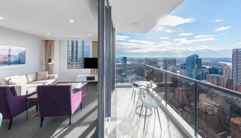 Suite - Meriton Suites Pitt Street