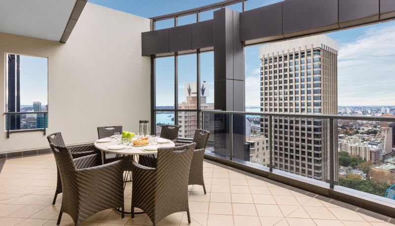 Suite - Meriton Suites Pitt Street