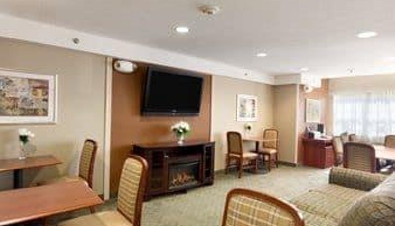 Hall - Microtel Inn & Suites by Wyndham Dover