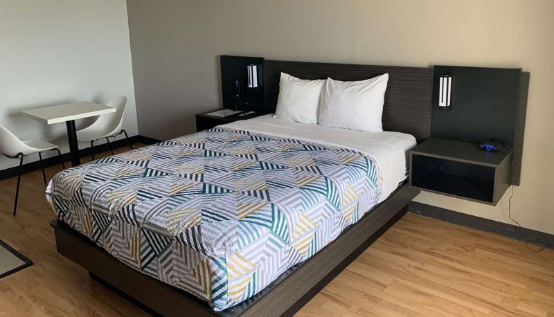 Suite - Studio 6 Lincoln