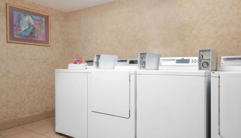 Vista interior - Travelodge by Wyndham Pueblo
