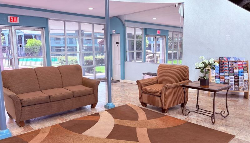 Salon - Midtown Inn Beaumont TX near I-10