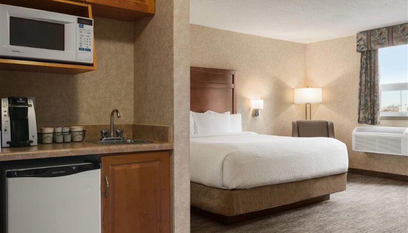 Pokój - Days Inn & Suites by Wyndham Brooks