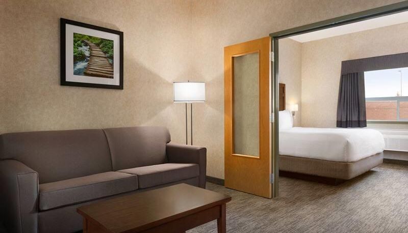 Pokój - Days Inn & Suites by Wyndham Brooks