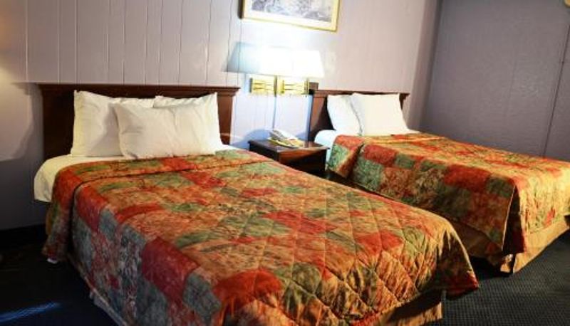 Zimmer - Economy Inn Bluefield