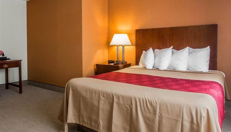 Camera - Econo Lodge Lakes Region