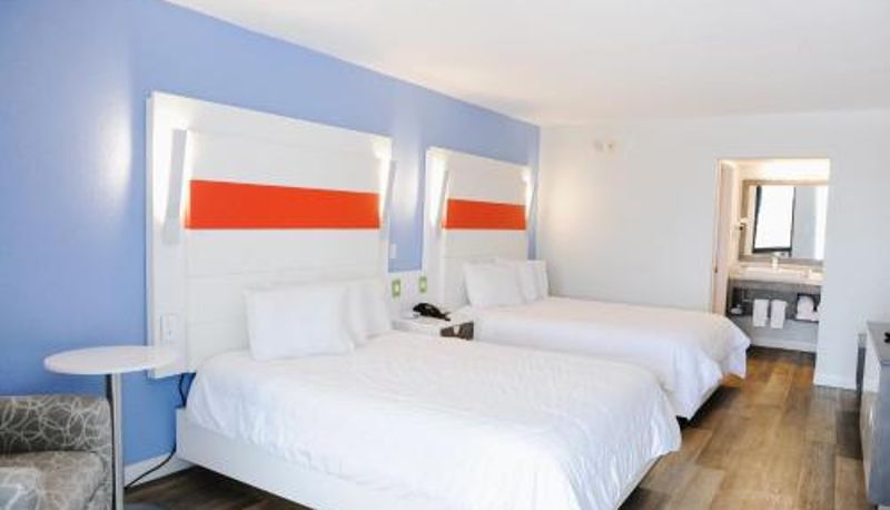 Camera - Regency Inn & Suites - Saint Augustine