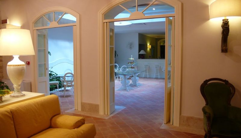 Hal - 100 Torri Hotel & Residenza
