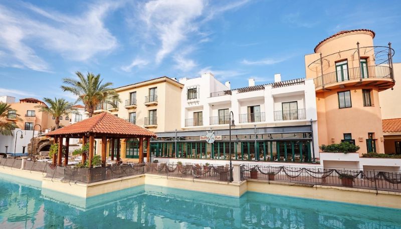 Havuz - Hotel PortAventura - Includes unlimited access to PortAventura Park & 1 day access to Ferrari Land