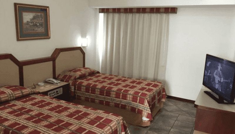 Camera - Lord Plaza Hotel