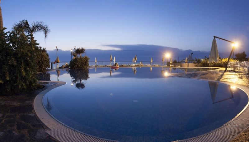 Piscina - Borgo del Principe by Valentour