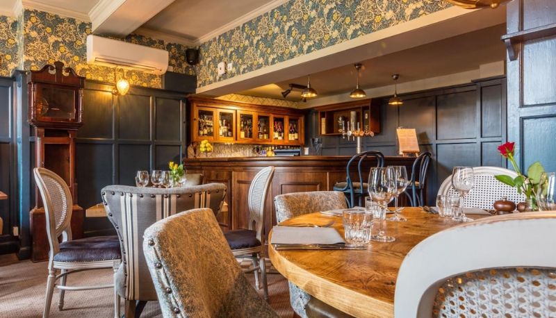 Restaurant - Greyhound Hotel