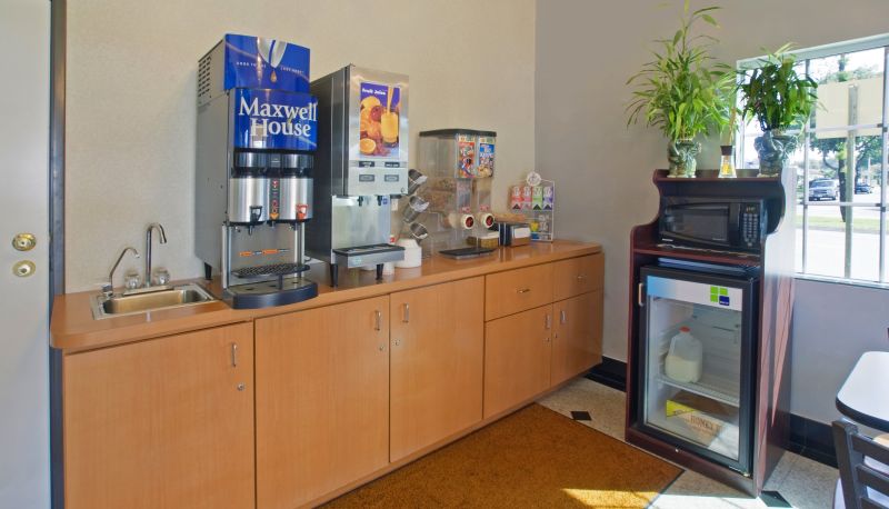 Restaurant - Americas Best Value Inn Azusa Pasadena