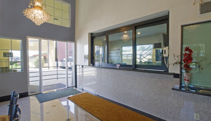 Hall - Americas Best Value Inn Azusa Pasadena