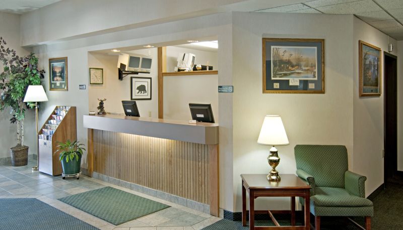 Lobby - Americas Best Value Inn Tahquamenon Country