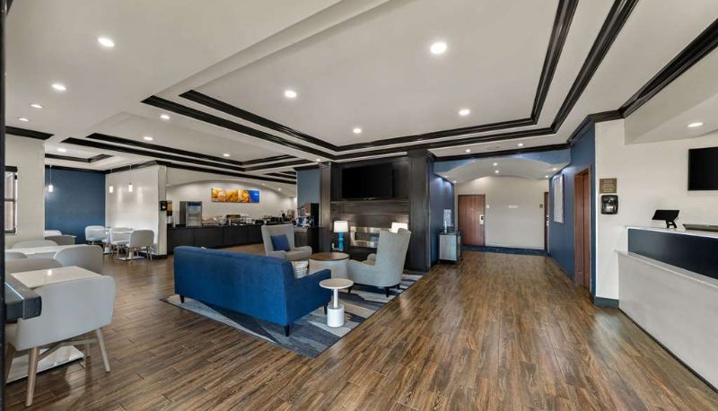Hall - Comfort Inn & Suites Atoka