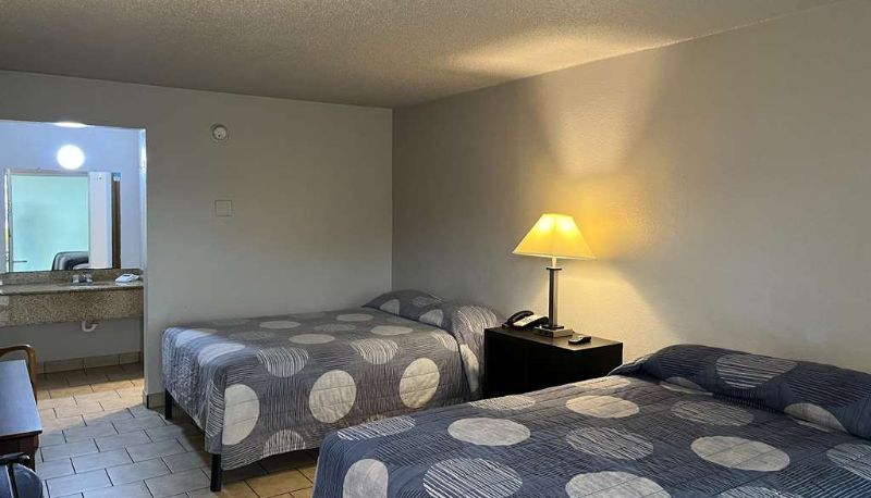 Kamer - TX  Town East Motel 6 Mesquite