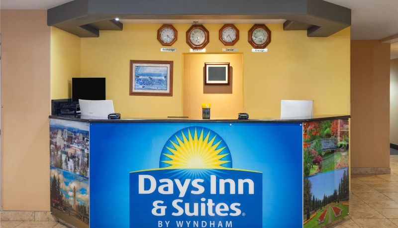 Lobby - Days Inn & Suites by Wyndham Spokane Airport Airway Heights