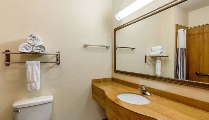 Zimmer - La Quinta Inn & Suites by Wyndham Dodge City