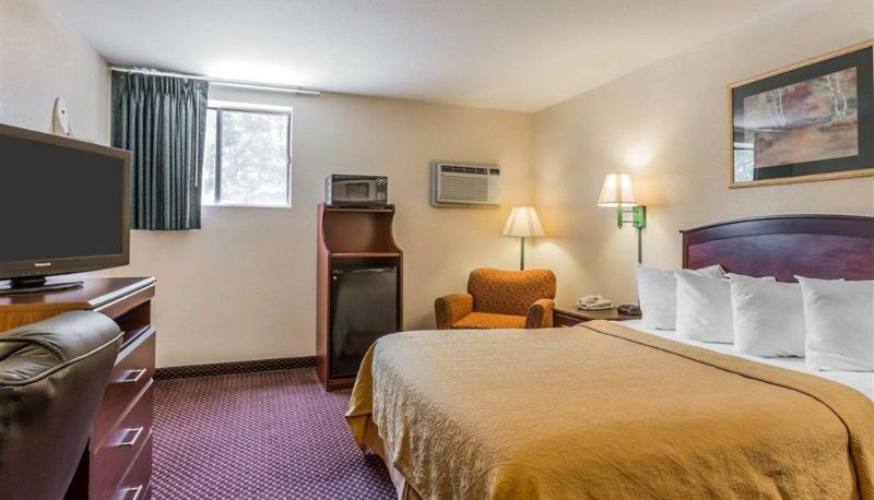 Zimmer - Quality Inn Pell City I-20 exit 158