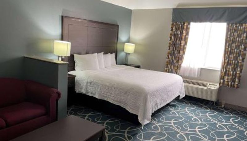Quarto - Days Inn & Suites by Wyndham Cleburne TX