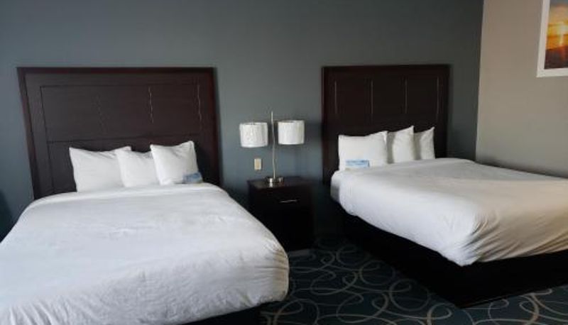 Quarto - Days Inn & Suites by Wyndham Cleburne TX