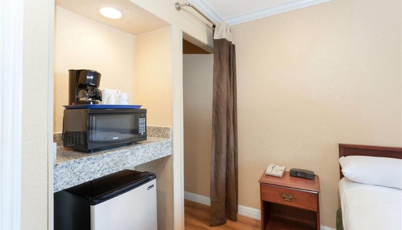 Room - Travelodge by Wyndham El Cajon