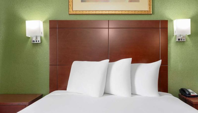Zimmer - Travelodge Suites by Wyndham Lake Okeechobee