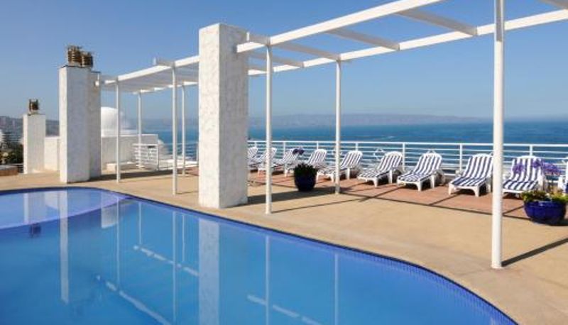 Piscina - MR Mar Suites (ex Neruda Mar Suites)
