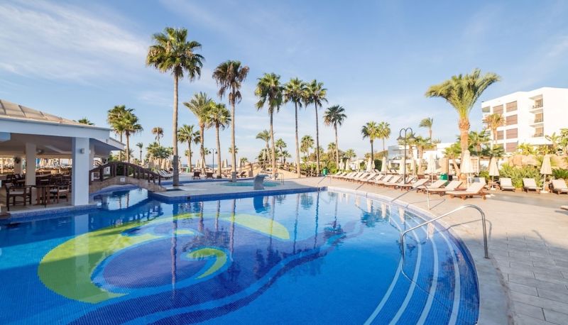 プール - Adams Beach Hotel & Spa