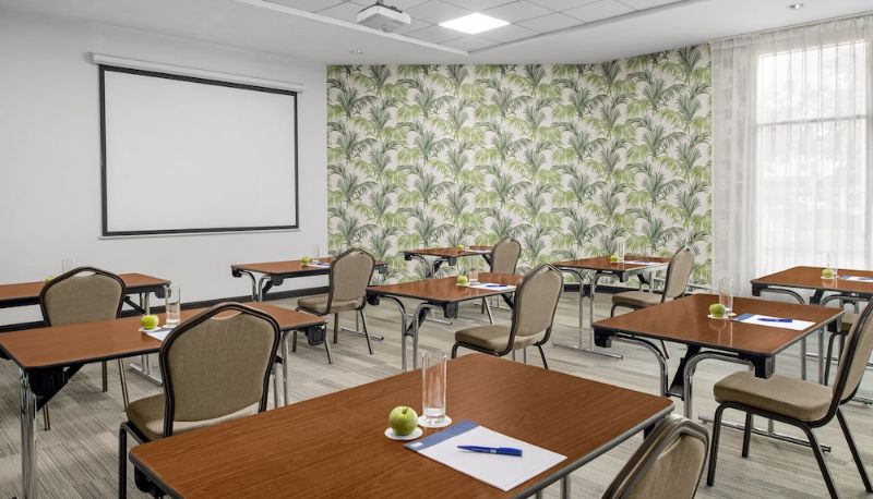 Sala na spotkanie - Holiday Inn Express DUBAI - SAFA PARK by IHG