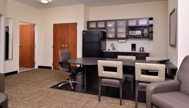 Zimmer - Candlewood Suites TERRE HAUTE by IHG