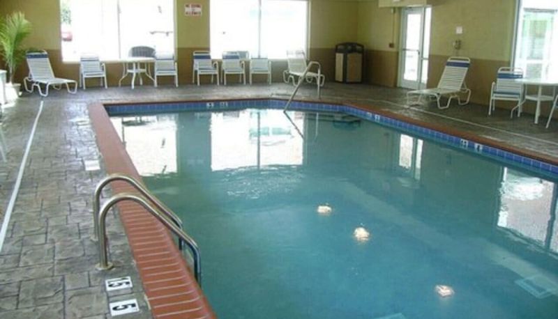 Piscine - Holiday Inn Express & Suites LEXINGTON DTWN AREA-KEENELAND by IHG