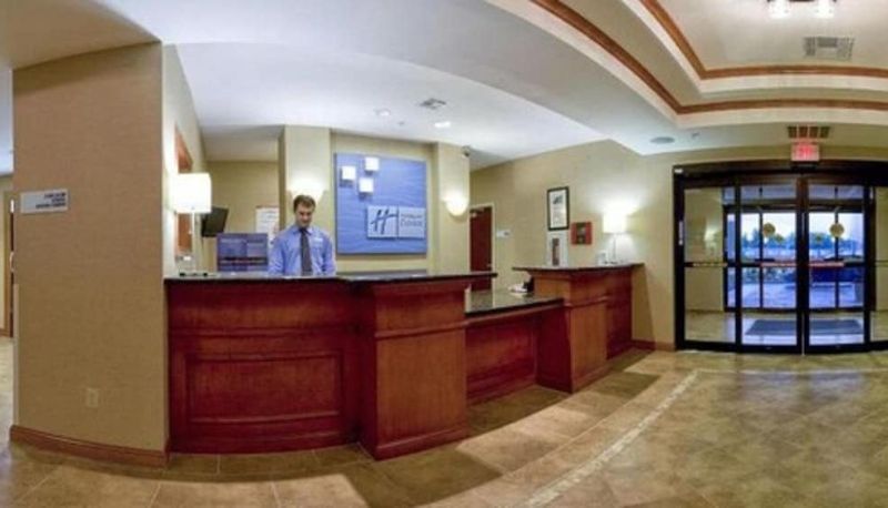 Réception - Holiday Inn Express & Suites BARTLESVILLE by IHG