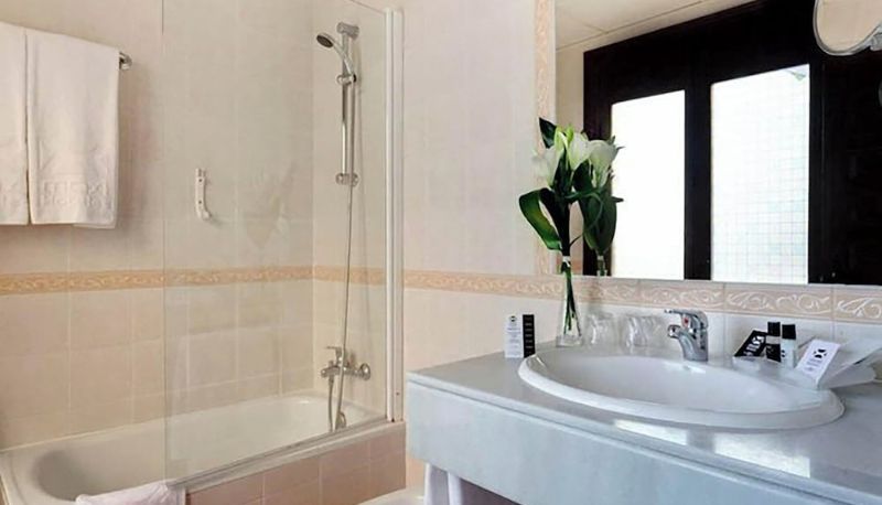 Badezimmer - Sercotel Toledo Imperial