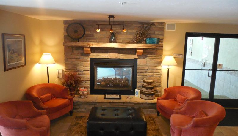 Hall - Blue Mountain Inn and Suites