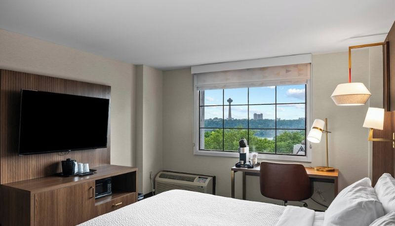 Superior room (double) - Holiday Inn NIAGARA FALLS STATE PARK ENTRY by IHG