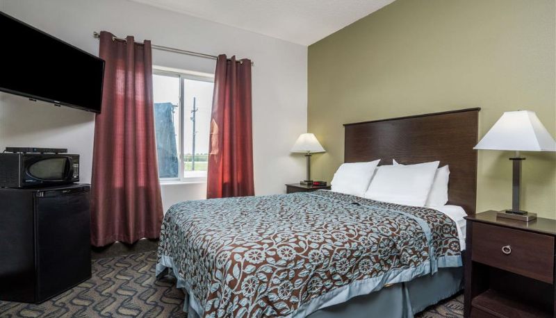 Room - Days Inn by Wyndham Fargo/Casselton
