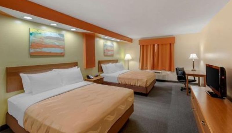 Camera - Quality Inn Hamilton