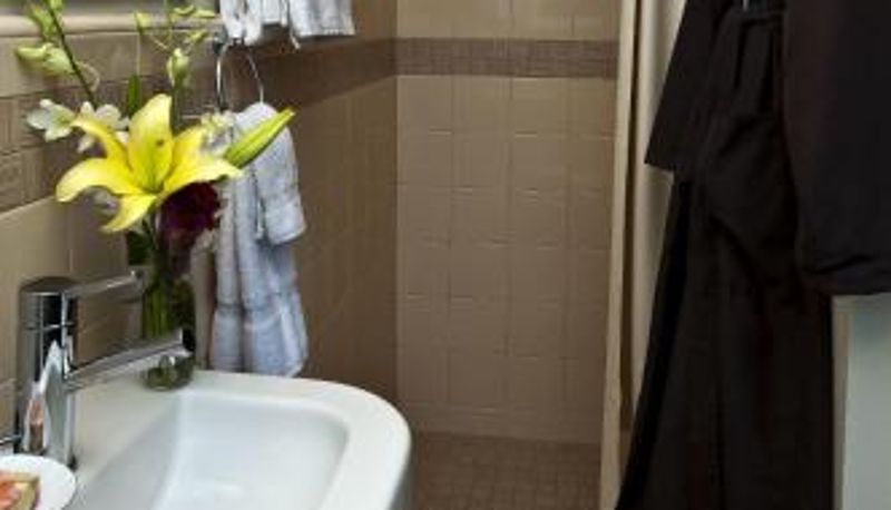 Banyo - Aurora Hotel