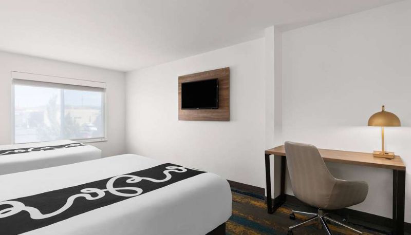 Room - La Quinta Inn & Suites by Wyndham Kennewick